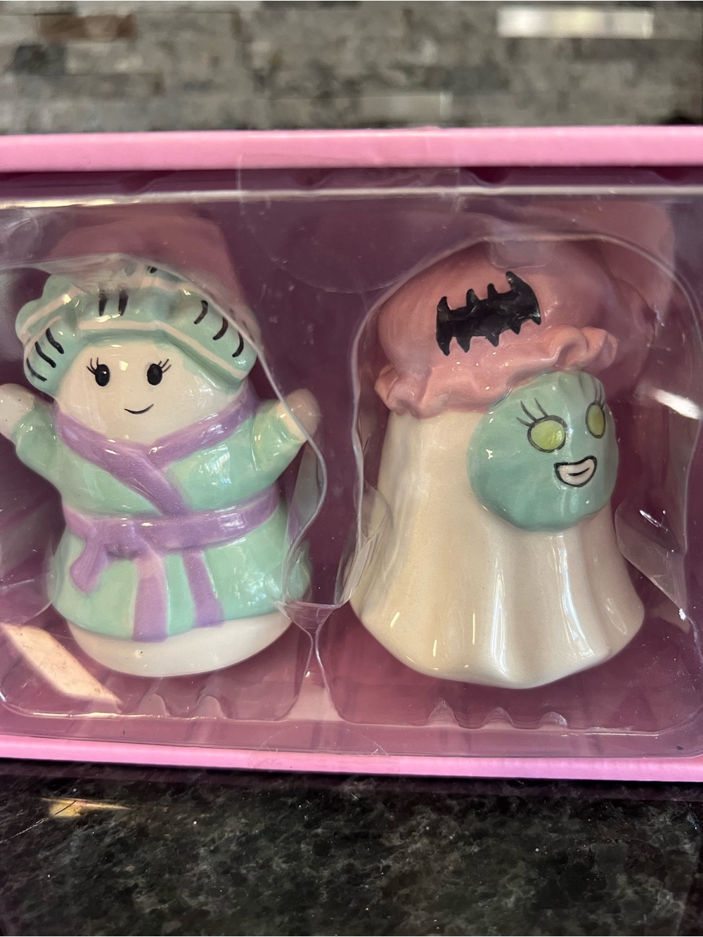 SO CUTE!! SPA DAY GHOST S/P SET